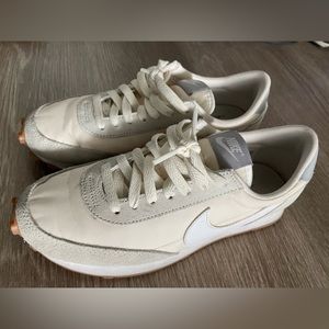 Nike womens daybreak 6.5